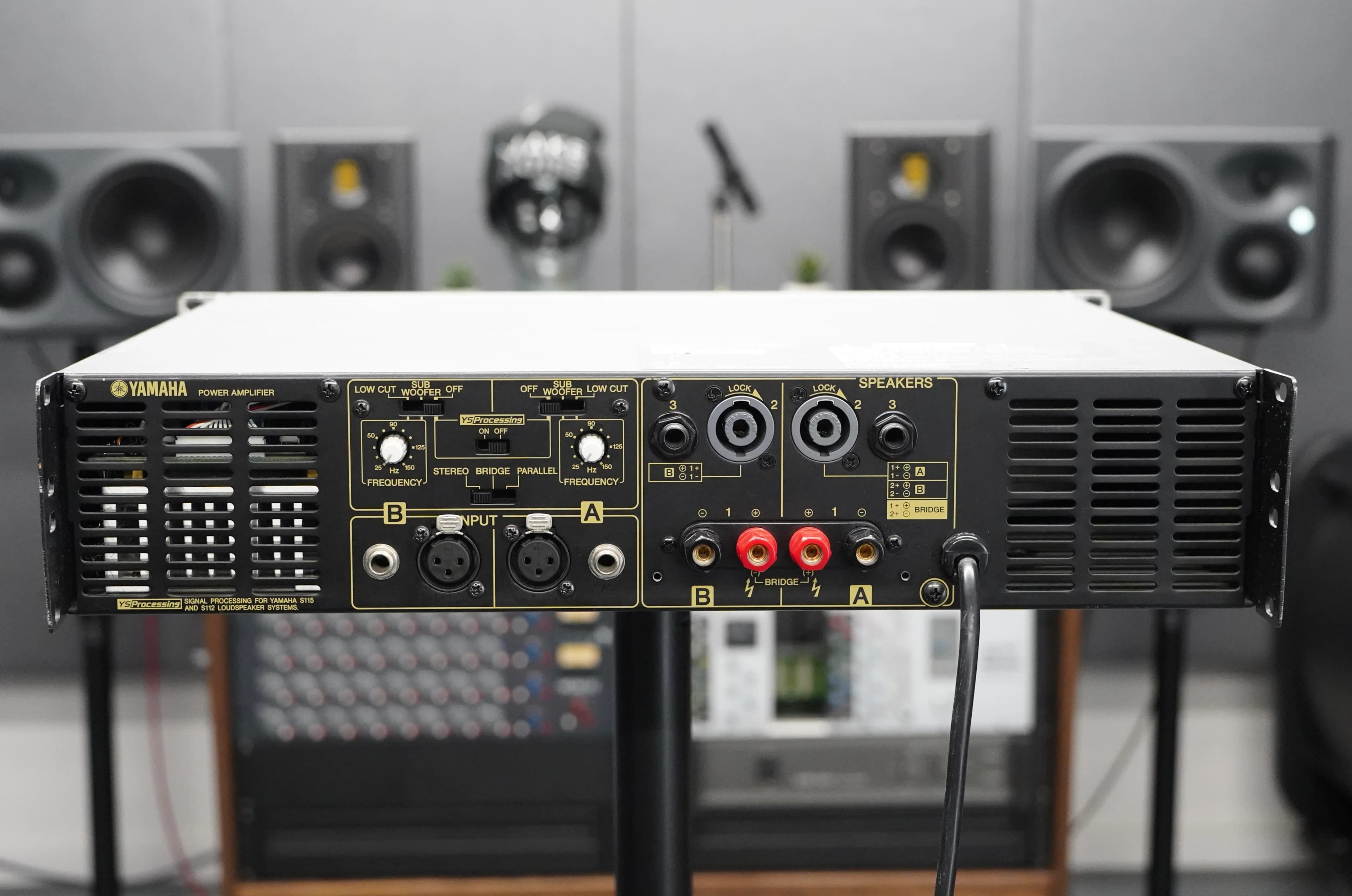 Yamaha P2500S